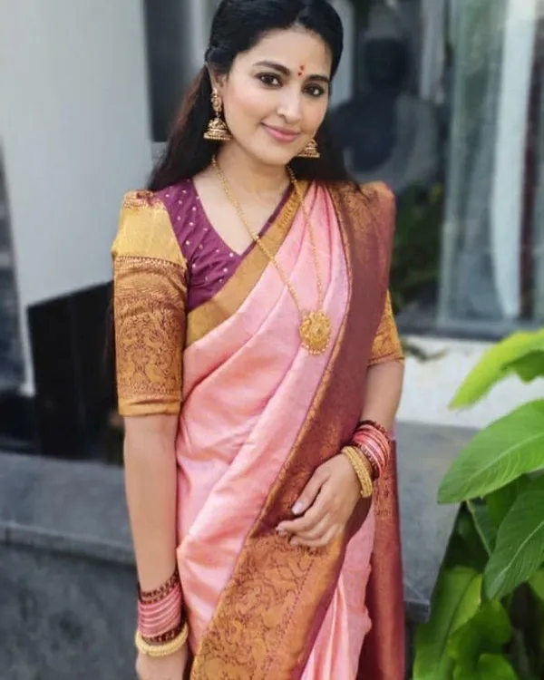Pink_Embellished_Banarasi_Jacquard_Saree_(Pink)